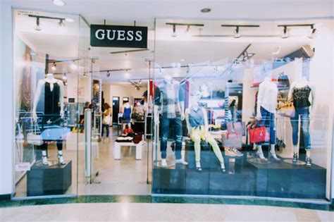 tienda de guess cerca de mi